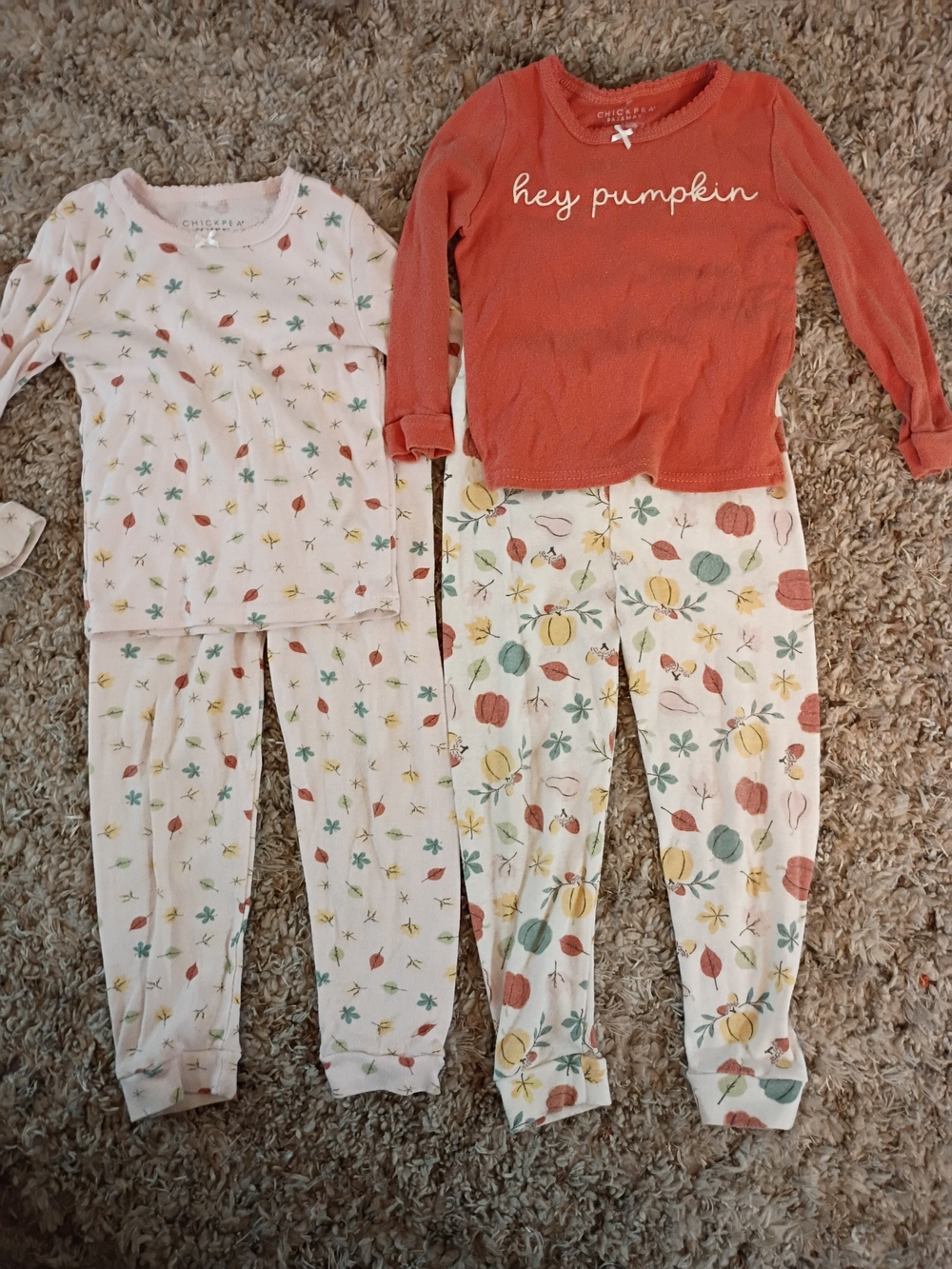 2 chick pea Girls' Fall Pumpkin Pajama Sets - Rust & Cream Size 3T
